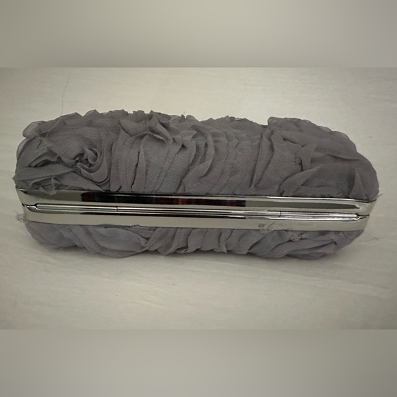 Sondra Roberts Stunning Evening Bag, Rhinestone Closure - Picture 7 of 8